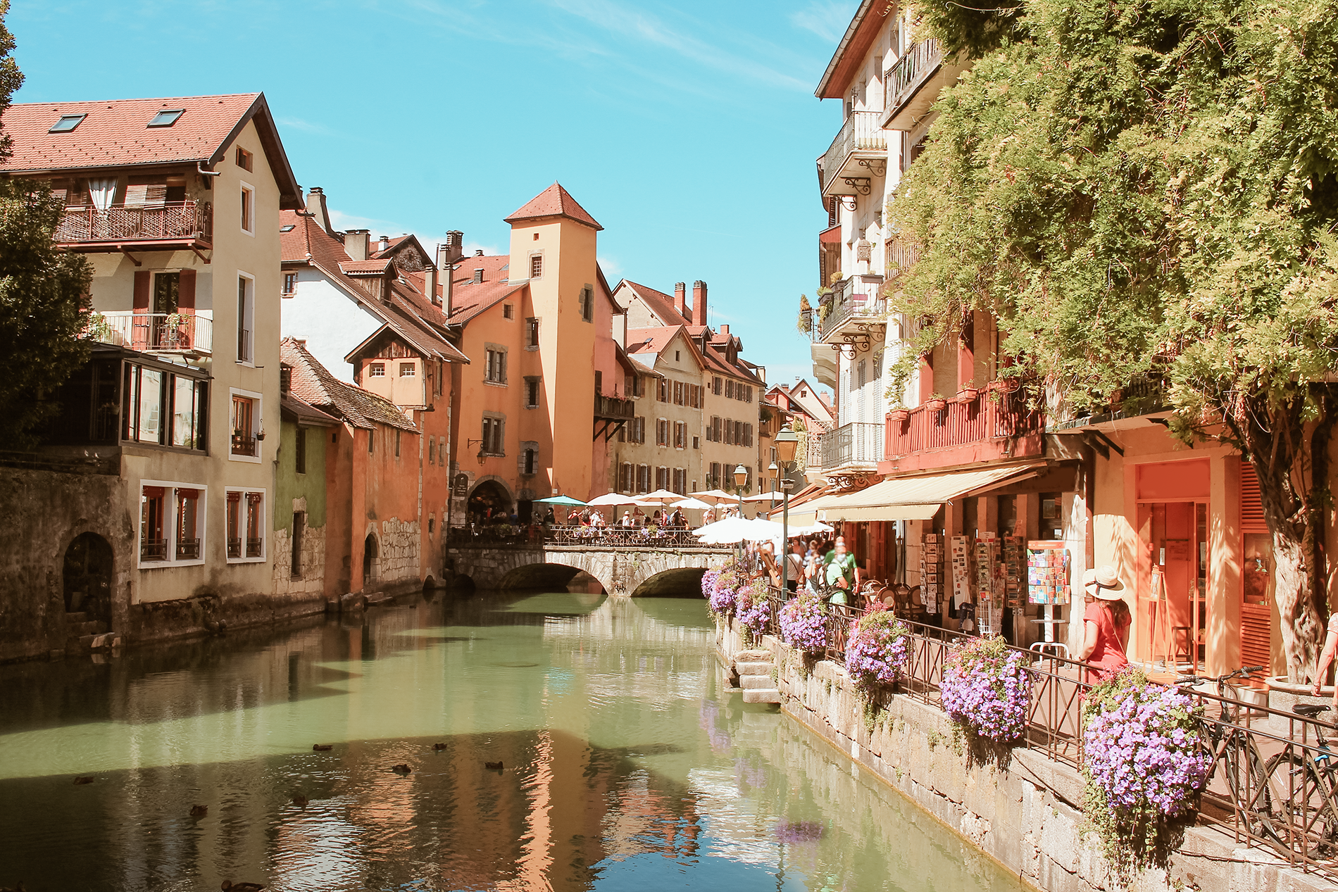 È ora di fare un bel tuffo: ecco le migliori città di lago europee