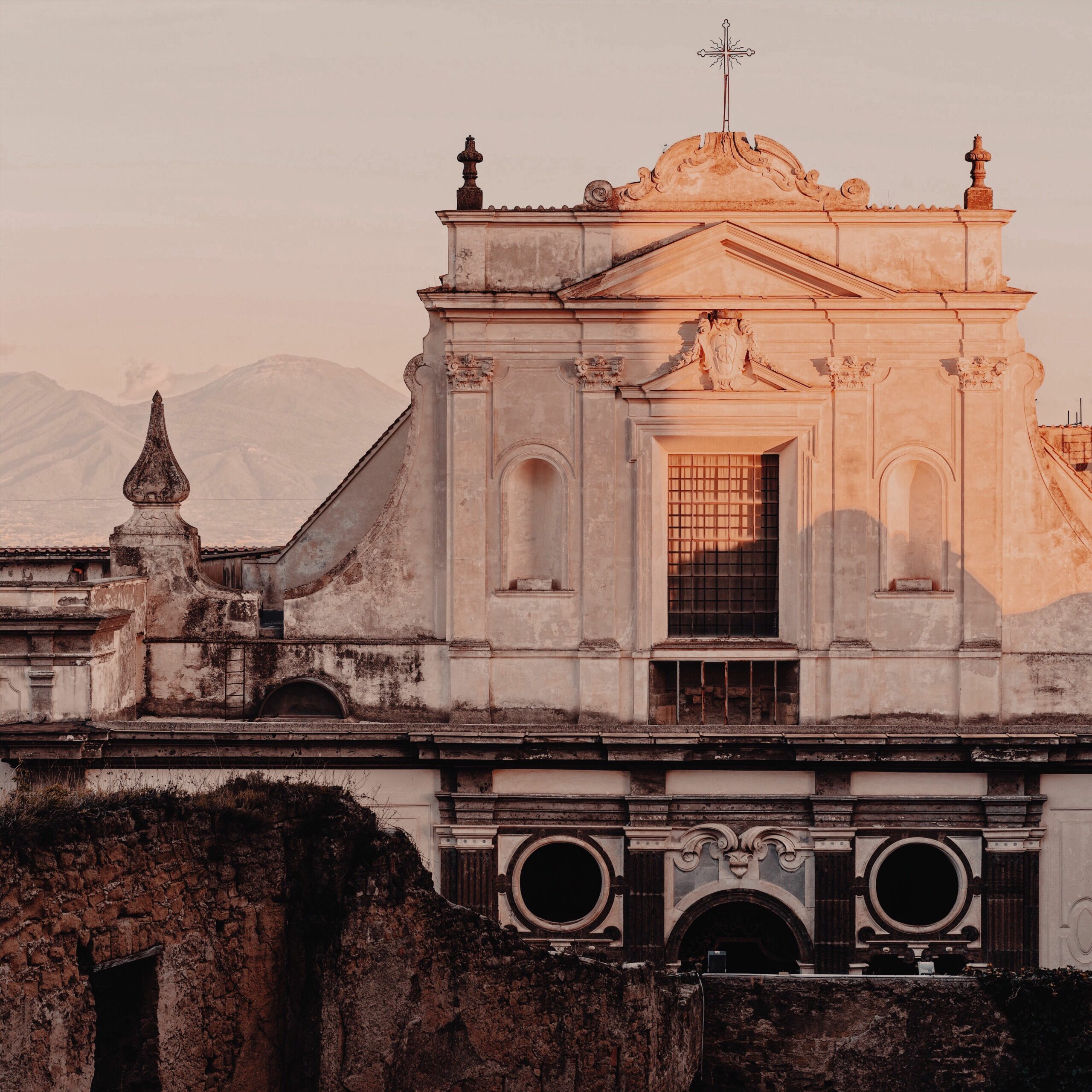 Das Herculaneum, Paestum, Kartause und weitere UNESCO-Stätten Italiens