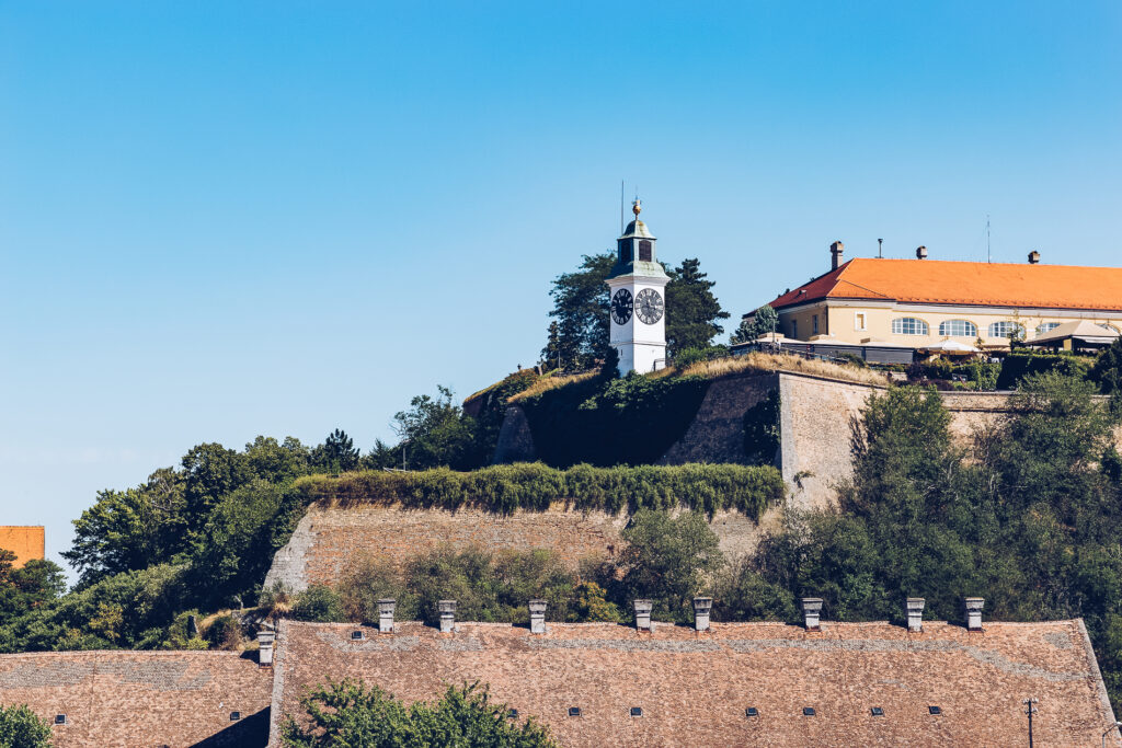 Brücken bauen in Novi Sad: Sehenswürdigkeiten und mehr