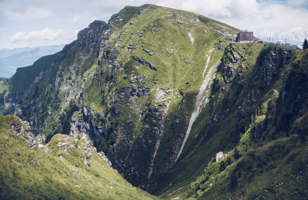 Camping libre en los Alpes suizos