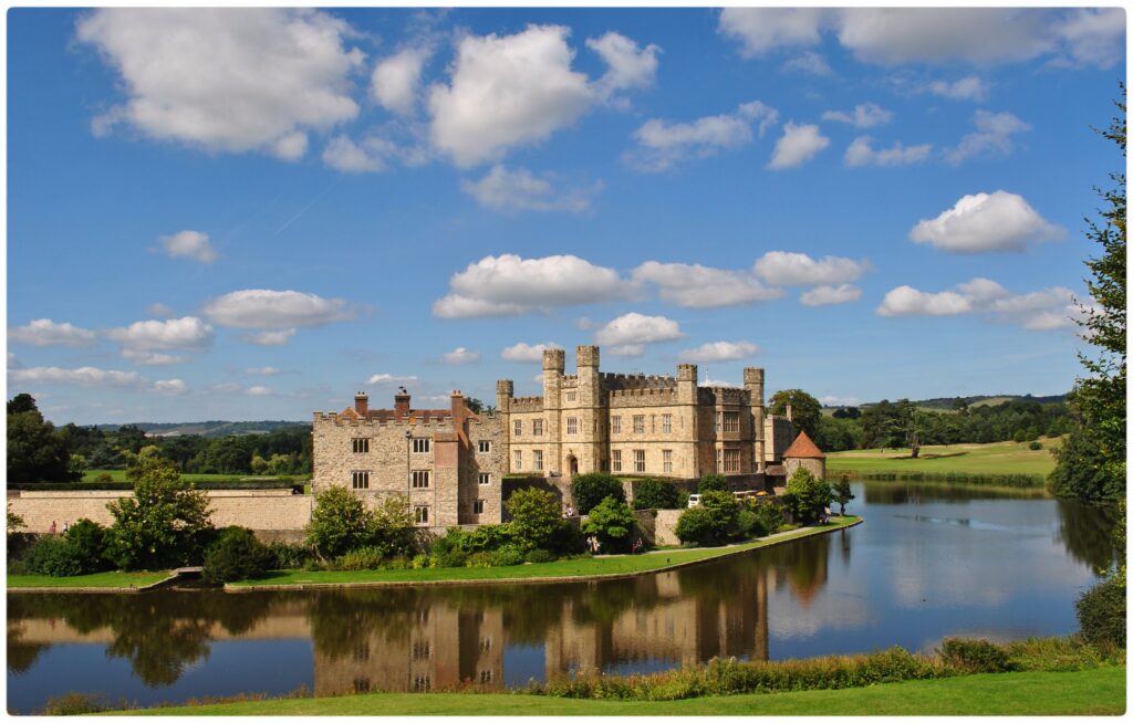 Scenic picture of the Leeds castle